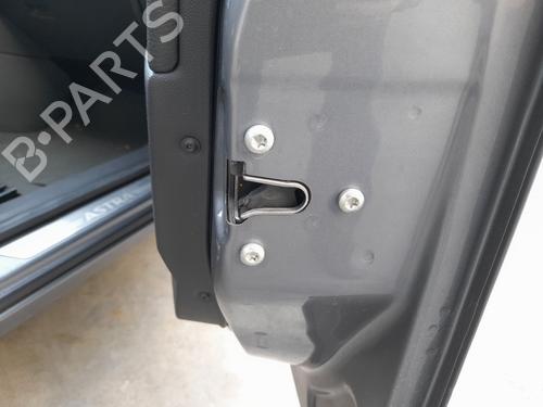 Front right lock OPEL ASTRA H (A04)  | BP13818326C97 