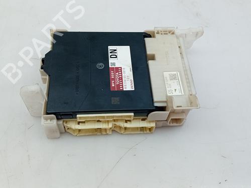 Used Electronic module TOYOTA YARIS (_P13_) 1.5 Hybrid (NHP130_) (101 hp) 20690245