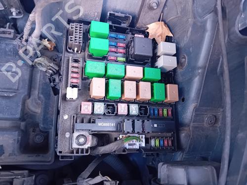 Used Fuse box KIA SPORTAGE III (SL) 1.7 CRDi (116 hp) 21557468