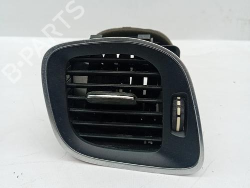 other-volvo-v40-hatchback-525-2012-2013-2014-2015-2016-2017-2018-2019-27460793 main image