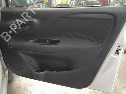 Forreste højre beklædning FIAT GRANDE PUNTO (199_) 1.3 D Multijet (84 hp) 27860941