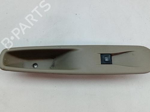 Used Right front window switch RENAULT ZOE (BFM_) Electric (BFME) (75 hp) 27989516