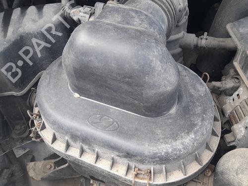 Used Air filter box HYUNDAI H-1 Van (A1) 2.5 CRDi (140 hp) 28047789