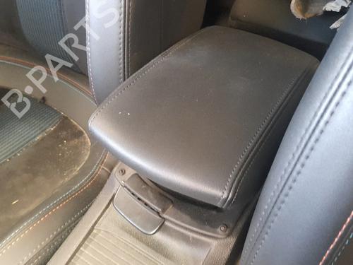 Armrest / Center console PEUGEOT 308 SW II (LC_, LJ_, LR_, LX_, L4_) 1.5 BlueHDi 130 BP28715523I20