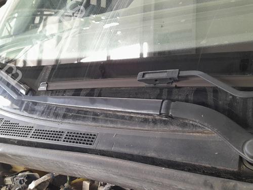 Used Front windshield wiper arm RENAULT MEGANE IV Grandtour (K9A/M/N_) 1.5 Blue dCi 115 (K9A6) (116 hp) 29161590