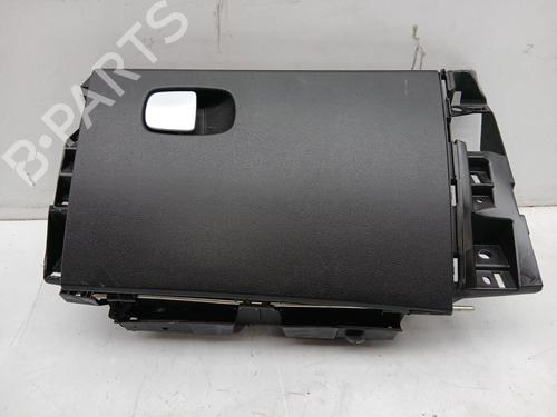 Used Glove box FIAT 500L (351_, 352_) 1.3 D Multijet (199.LYM11, 199.LYM1A) (95 hp) 15538514