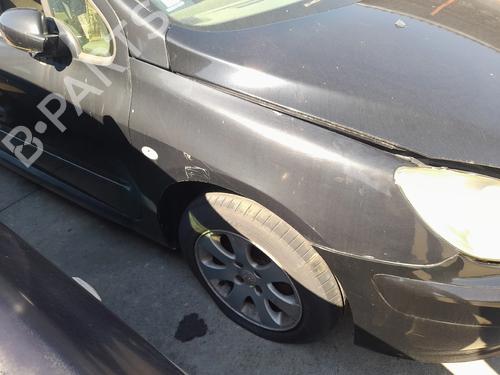 Używane Błotnik przedni prawy PEUGEOT 307 (3A/C) 1.4 HDi (68 hp) 29247767