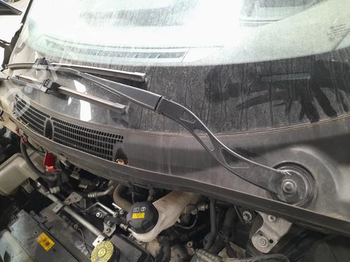 Used Front windshield wiper arm BMW i3 (I01) Electric (170 hp) 29309466