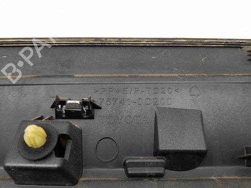 Door moulding trim TOYOTA YARIS (_P13_) 1.5 Hybrid (NHP130_, NHP130) | BP29942553C150
