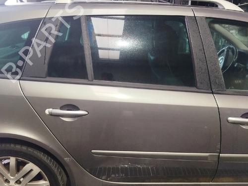 Dør høyre bak RENAULT LAGUNA II (BG0/1_) 1.8 16V (BG0B, BG0C, BG0J, BG0M, BG0V) (121 hp) 30028223