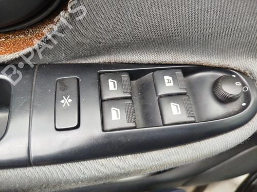 Used Left front window switch PEUGEOT 406 Break (8E/F) 2.0 HDI 110 (109 hp) 30260646