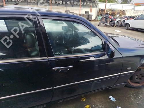 Used Right front door MERCEDES-BENZ C-CLASS (W202) C 180 (202.018) (122 hp) 30385461