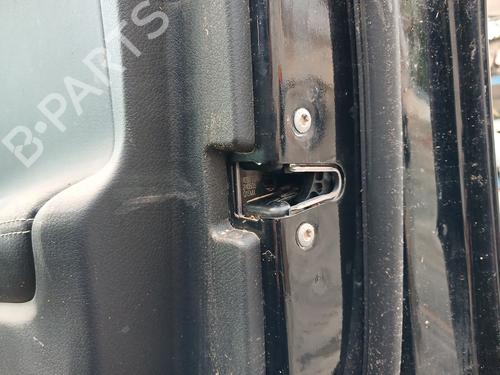 Używane Zamek drzwi przednich prawych MERCEDES-BENZ GLB (X247) GLB 200 d (247.612) (150 hp) 30858693