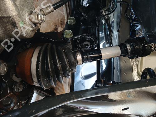 Arbre de transmission avant droit NISSAN JUKE (F15) 1.2 DIG-T (115 hp) 31160661