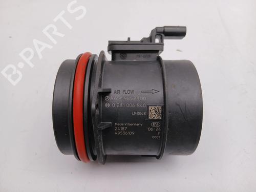 Used Mass air flow sensor MERCEDES-BENZ GLA (H247) GLA 200 d (247.712) (150 hp) 31215427