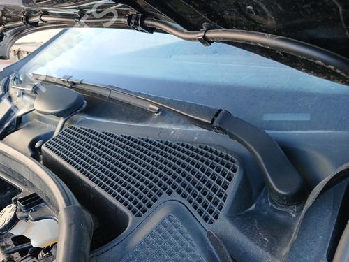 Used Front windshield wiper arm MERCEDES-BENZ EQA (H243) EQA 250+ (243.702) (190 hp) 31280974