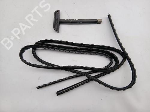 Tagræling AUDI Q8 (4MN, 4MT) 45 TDi Mild Hybrid quattro | BP31282229C65