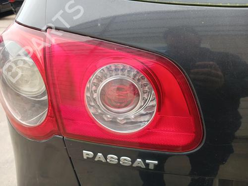Farolim esquerdo da mala VW PASSAT B6 Variant (3C5) 2.0 TDI 16V (140 hp) 31334291