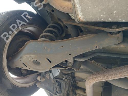 Venstre bagtil bærearm SEAT LEON (1P1) 1.9 TDI (105 hp) 31768857