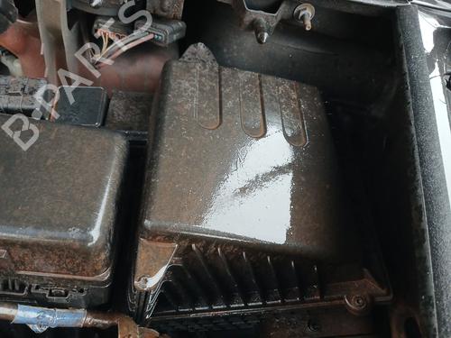 Used Air filter box RENAULT VEL SATIS (BJ0_) 2.2 dCi (BJ0E, BJ0F) (150 hp) 31832451
