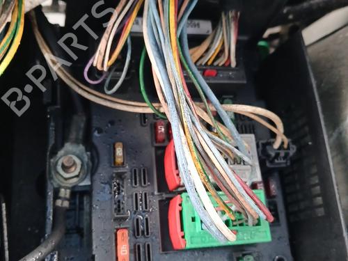 Used Fuse box Fuse box PEUGEOT 307 SW (3H) 2.0 HDI 110 (107 hp) 31835704 31835704