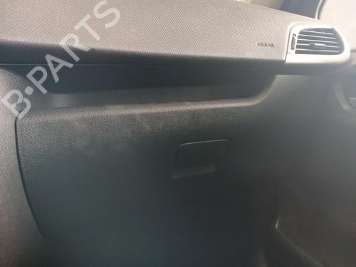 Handskerum PEUGEOT 207 (WA_, WC_) 1.4 16V (95 hp) 31838626