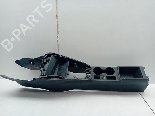Console centrale AUDI A3 Limousine (8YS, 8YM) 30 TFSI (116 hp) 31953404