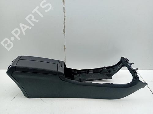 Bracciolo centrale MERCEDES-BENZ A-CLASS (W177) A 180 d (177.010) (116 hp) 31969550