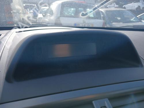 display-monitor-renault-megane-ii-estate-km01_-2003-2004-2005-2006-2007-2008-2009-2010-2011-2012-32023602 main image