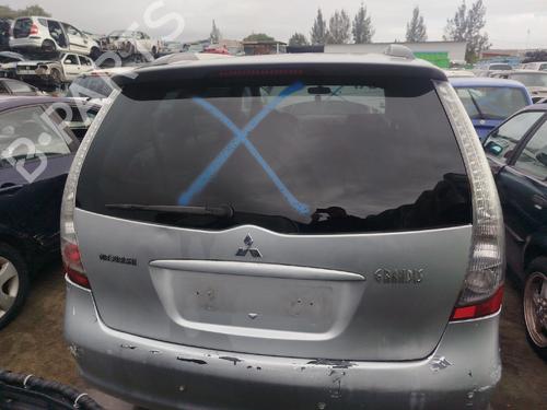 tailgate-mitsubishi-grandis-na_w-2003-2004-2005-2006-2007-2008-2009-2010-2011-32045616 main image