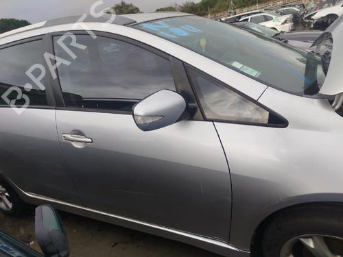 right-front-door-mitsubishi-grandis-na_w-2003-2004-2005-2006-2007-2008-2009-2010-2011-32045614 main image