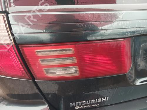 Feu de coffre gauche MITSUBISHI GALANT VIII (EA_) 2.0 TDI (EA6A) (90 hp) 32084973