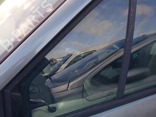 front-left-quarter-glass-renault-scenic-ii-jm01_-2003-2004-2005-2006-2007-2008-2009-2010-32113177 main image