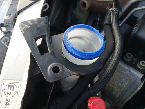 windscreen-washer-tank-peugeot-307-3ac-2000-2001-2002-2003-2004-2005-2006-2007-2008-2009-2010-2011-2012-32113180 main image