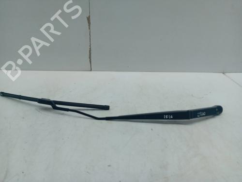 Used Front windshield wiper arm JAGUAR E-PACE (X540) 2.0 D150 (150 hp) 28730434