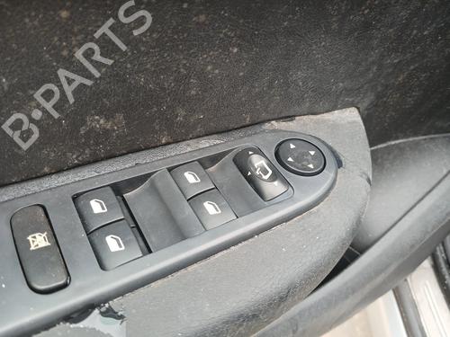 BP32240629I27 main image