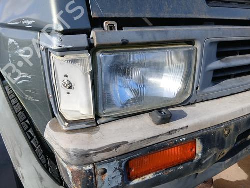 Used Right headlight NISSAN TERRANO I (WD21) 2.7 TD 4WD (LBYD21) (99 hp) 32272403