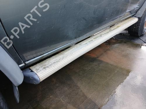 Used Left sideskirt NISSAN TERRANO I (WD21) 2.7 TD 4WD (LBYD21) (99 hp) 32272406