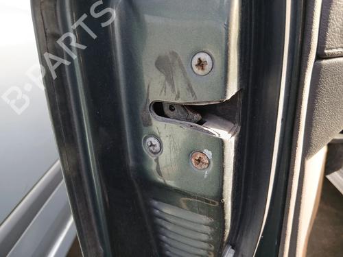 Used Front left lock NISSAN TERRANO I (WD21) 2.7 TD 4WD (LBYD21) (99 hp) 32272423
