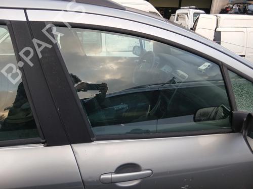 front-right-door-window-peugeot-307-break-3e-2002-2003-2004-2005-2006-2007-2008-2009-32274149 main image