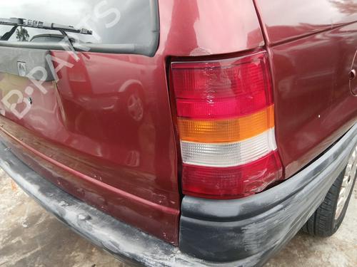 Høyre baklys Høyre baklys OPEL ASTRA F Saloon (T92) 1.4 (F19, M19) (82 hp) 32301812 32301812