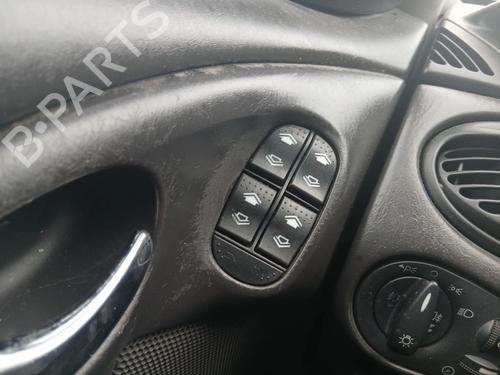 Used Left front window switch Left front window switch FORD FOCUS I (DAW, DBW) 1.8 TDCi (100 hp) 32317990 32317990