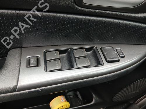 Used Left front window switch Left front window switch MAZDA 6 Saloon (GG) 2.0 DI (GG14) (143 hp) 32326482 32326482