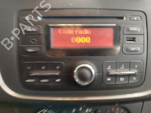 Used Radio DACIA SANDERO II TCe 90 LPG (B8M1) (90 hp) 32329912