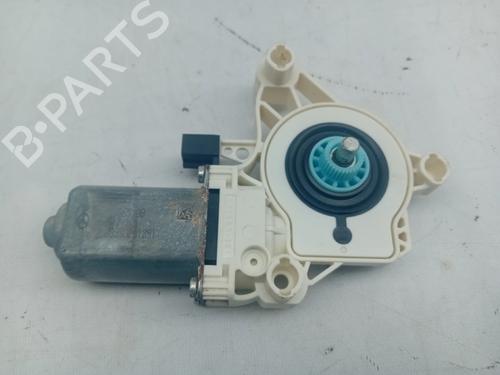 Used Right front window motor Right front window motor MERCEDES-BENZ C-CLASS T-MODEL (S206) C 300 de (206.208) (313 hp) 32362155 32362155