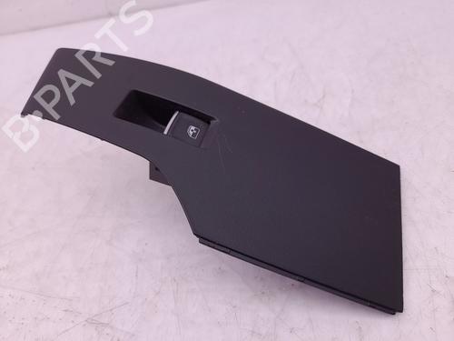 Mando elevalunas trasera derecho SEAT LEON (KL1, KLG) 1.5 TSI (131 hp) 32390203