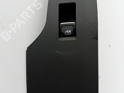 Mando elevalunas trasera derecho SEAT LEON Sportstourer (KL8, KLD) 1.5 TSI (150 hp) 32390204