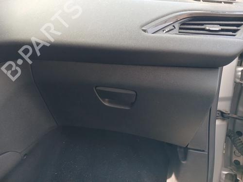 Used Glove box PEUGEOT 208 I (CA_, CC_) 1.4 HDi (68 hp) 32447067