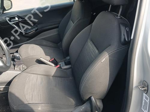 Sæde sæt PEUGEOT 208 I (CA_, CC_) 1.4 HDi (68 hp) 32447066