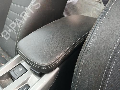 Used Armrest / Center console RENAULT LAGUNA III (BT0/1) 2.0 dCi (BT01, BT08, BT09, BT0E, BT0K, BT12, BT1C, BT1D,... (150 hp) 32734609